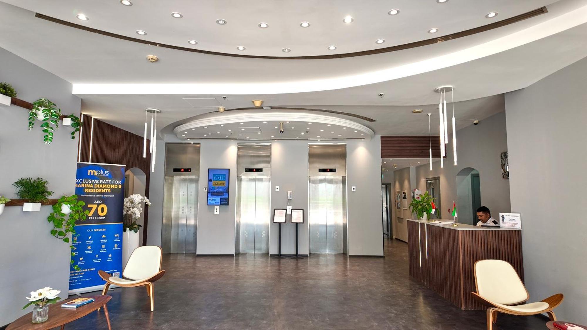 Spacious 2 Bed Apt At Marina High Floor Dubai Exteriör bild