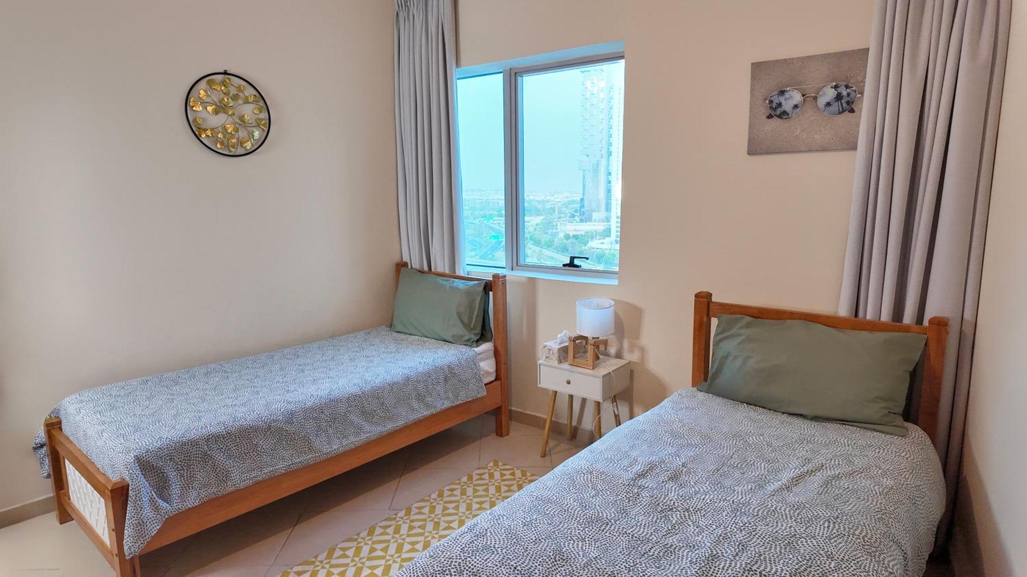 Spacious 2 Bed Apt At Marina High Floor Dubai Exteriör bild