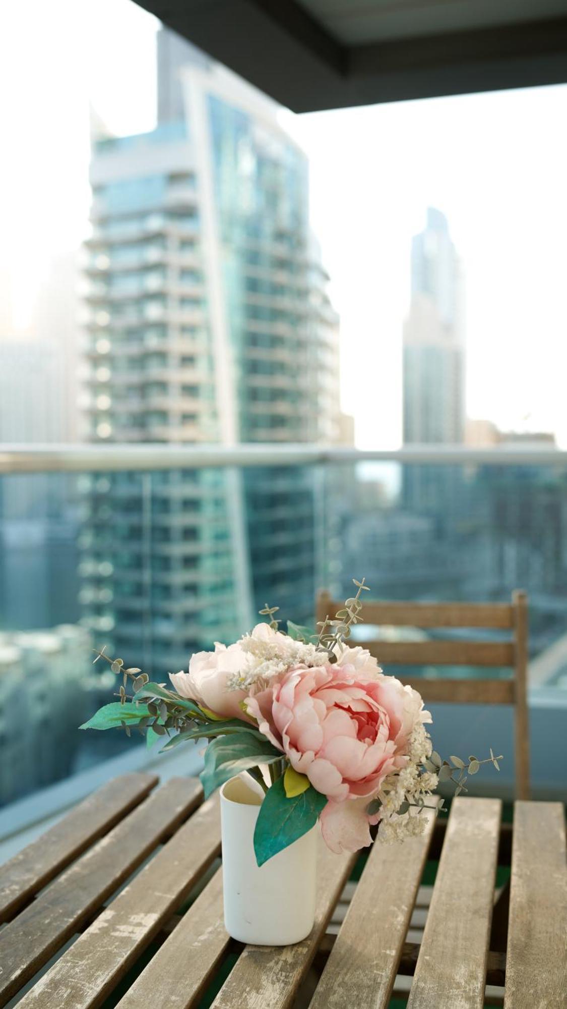 Spacious 2 Bed Apt At Marina High Floor Dubai Exteriör bild